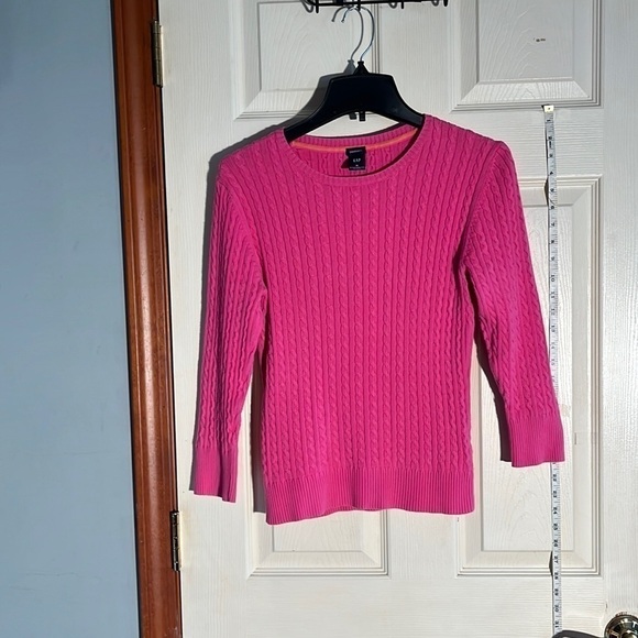 VTG-Gap-size M-hot pink-crewneck pull over cable sweater with ribbed details - Picture 1 of 9